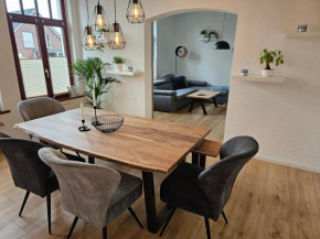 95qm Erdgeschosswohnung im Villenviertel vollausgestattet mit Kamin, Balkon und Garten - WLAN gratis